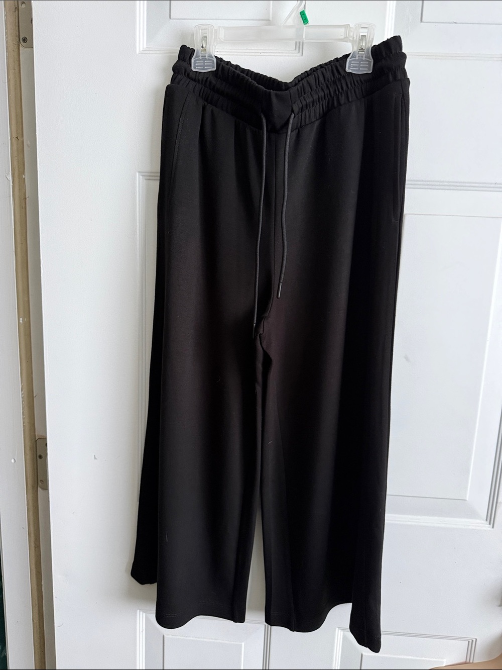 Danskin Black Cropped Wide-Leg Pull-On Pants